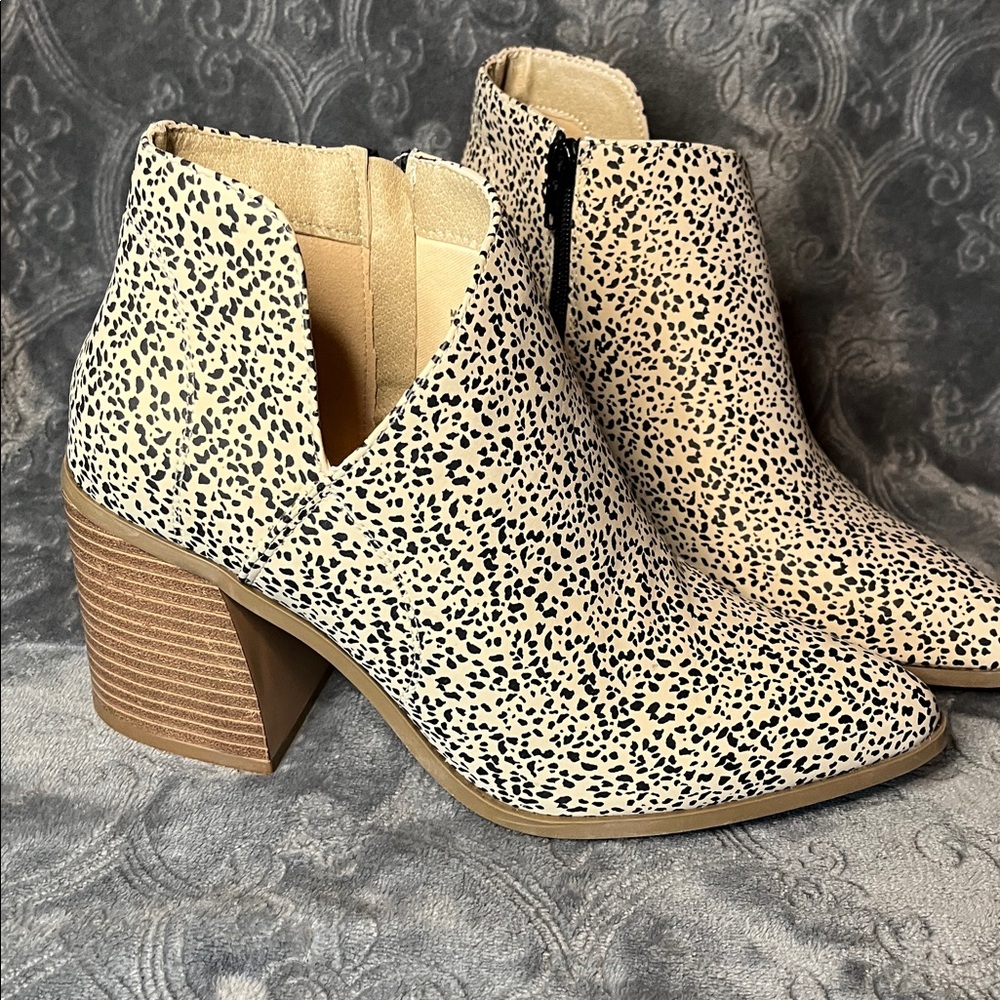Serra Cream and Black Patterned Ankle Booties - Picture 2 of 8